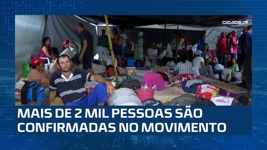 Luta Por Reforma Agrária: Trabalhadores rurais montam acampamento no calçadão do Centro de Maceió