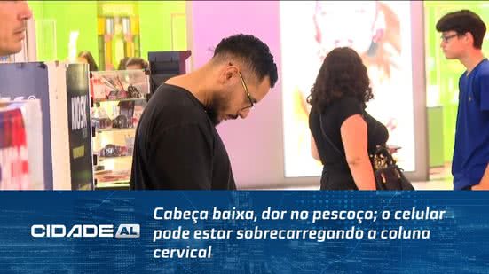Cabeça baixa, dor no pescoço; o celular pode estar sobrecarregando a coluna cervical
