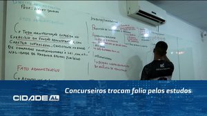 Concurseiros trocam folia pelos estudos