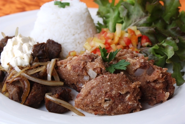 Os famosos bolinhos de feijão com farinha, uma tradição nordestina