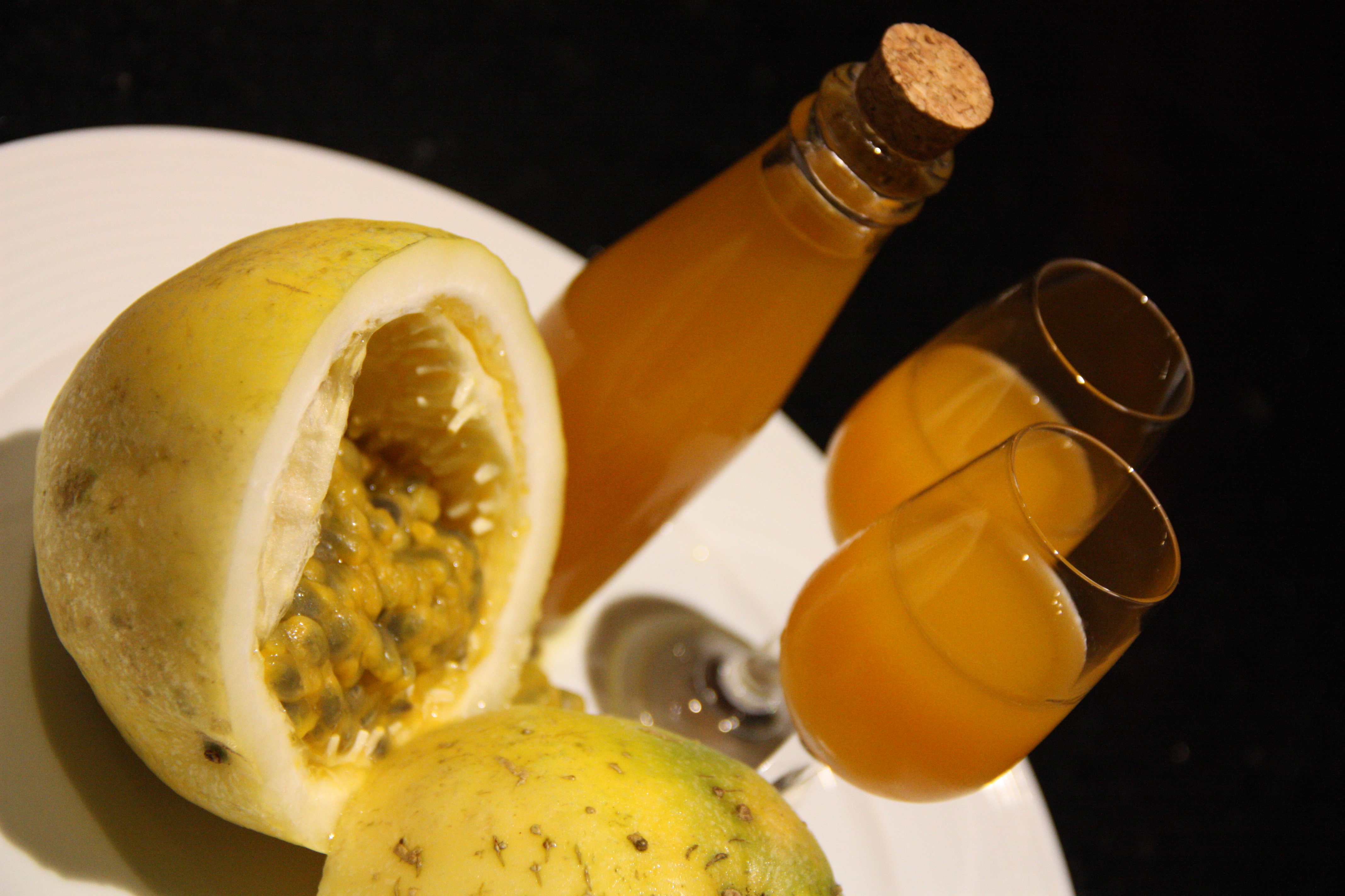 Laco papo, licor de maracujá, tradição do Engenho Varrela, agora no novo Sur