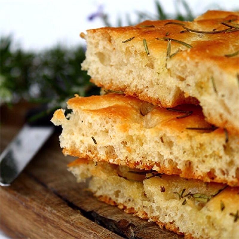 Focaccia com alecrim, a receita das Aulas W pelos chefs Wanderson e Artur
