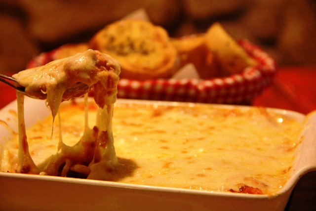 Lasanha à moda, uma das tradições da casa de massa Del Popollo. Desde 1991 no coração dos alagoanos