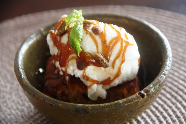 Sorvete de tapioca com bolo de rapadura bem macio