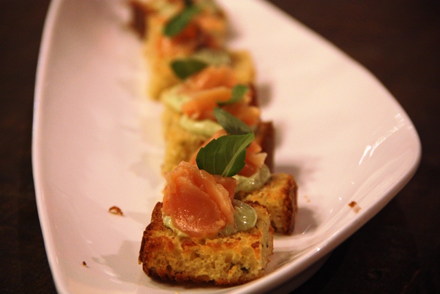 Bruschettas de salmão com creme de queijo