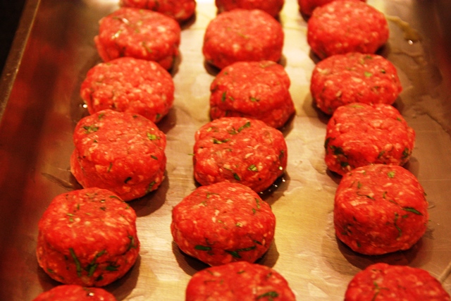 Na aula só para homens o chef vai ensinar a preparar hambúrguer e maionese caseira 