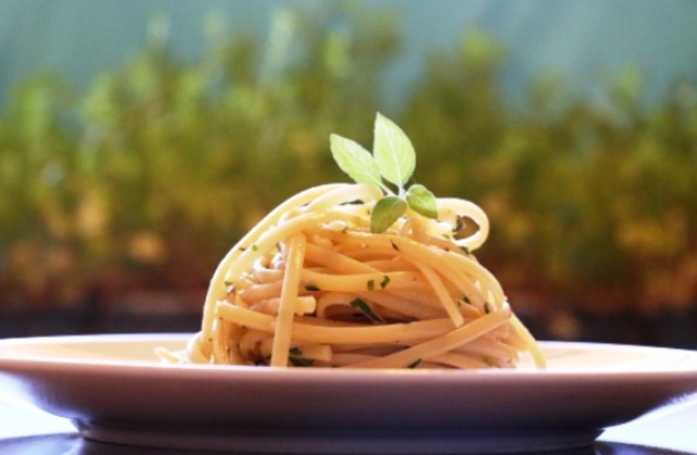 Massa ao alho e óleo, simplicidade e muito sabor, uma das receitas do filme Chef