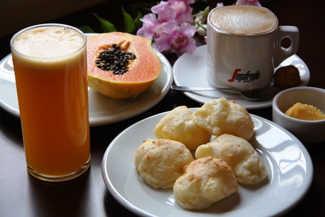 Bom café da manhã do Alphazema na Jatiúca. A partir das 7 horas, leve e saboroso