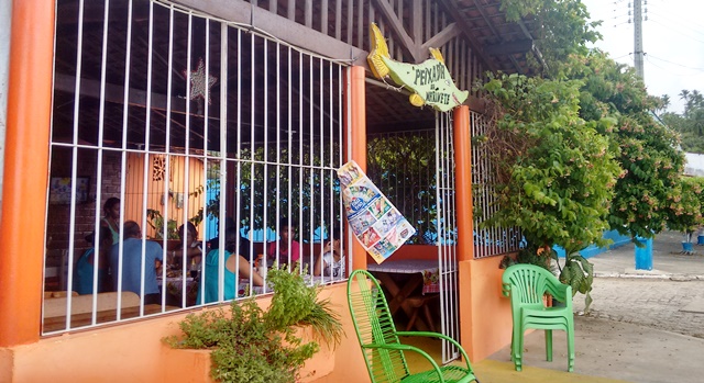 Simplicidade do restaurante Peixada da Marinete, mas rica em sabores