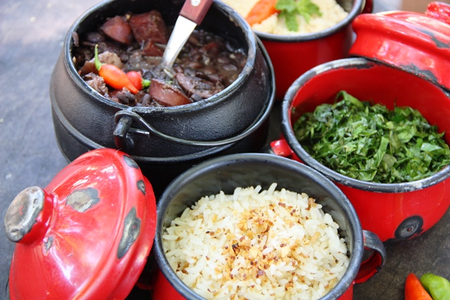 Feijoada (porção petisco)e samba,, combinação perfeita no Sábado Divina