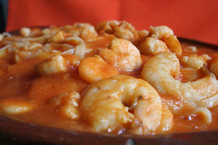 Massaguerinha: Delicioso talharim ao camarão, com suculento molho de tomate