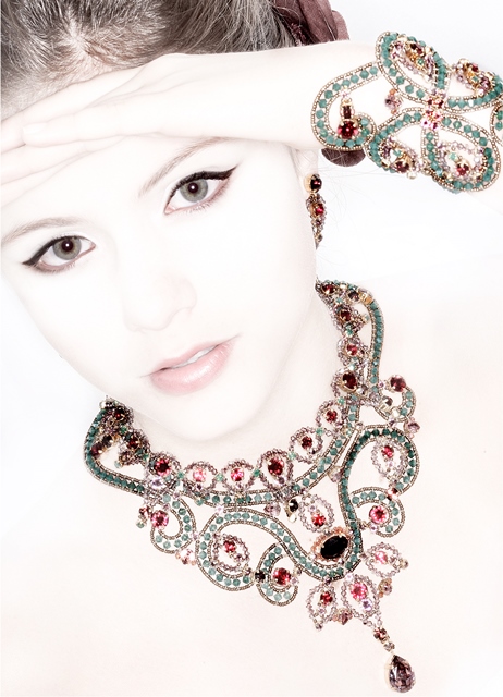 Buda: paz, luz... Desenhos mais rebuscados, estilo indiano