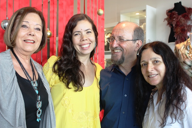 Arte brasileira: Maillda, Renata, Damian e Juana, parceria da Caleidoscópio com o designer  Damian