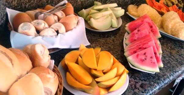 Café da Pousada Capitães de Areia, lugar bem legal pra namorar na praia do Francês