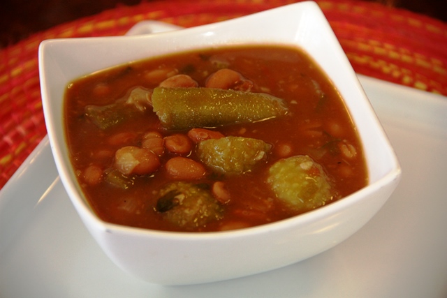Feijão com legumes, simples e saboroso