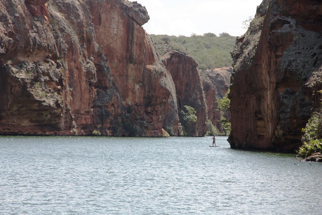 Beleza: praticar stand Up nos cânions do Rio São Francisco