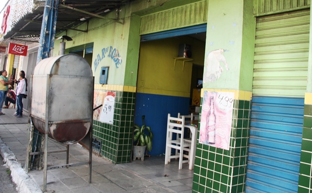 Fachada do Bar do Bode e a churrasqueira