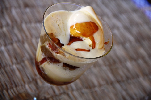 Sorvete italiano, frutas, caramelo, assim a vida é doce no Fellini