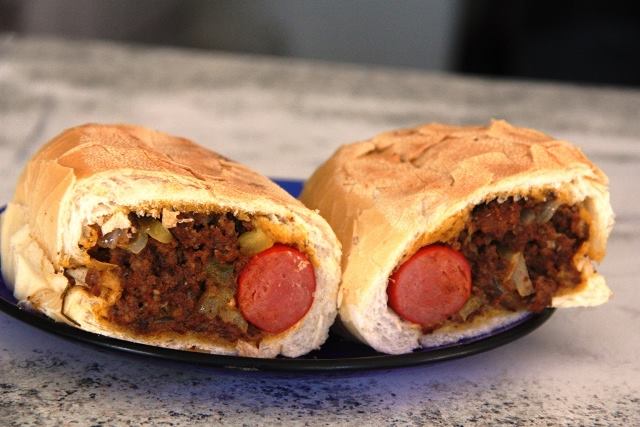 Cachorro quente de seu Moacir em 2016 faz 50 anos é uma das estrelas da segunda edição do Guia da Gastronomia Popular Alagoana