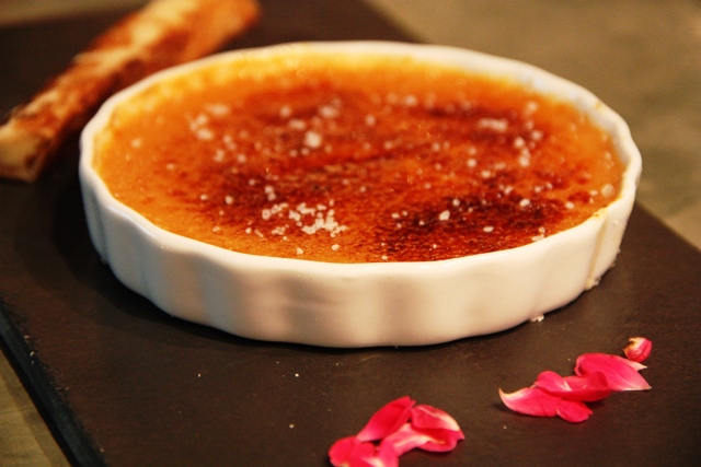 Crème brûlée brasileiríssimo será uma das atrações do especial, “menu degustação”,