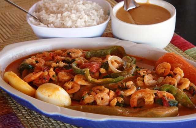 Peixada ao molho de camarão de Rainha do Mar