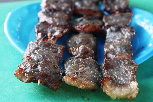 Churrasquinho de picanha, uma das maravilhas do Vira Verão Espeto na Praça do Santo Eduardo