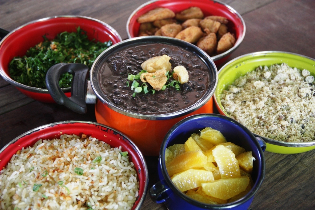 Toda sexta feira tem feijoada no almoço executivo do Divina Gula