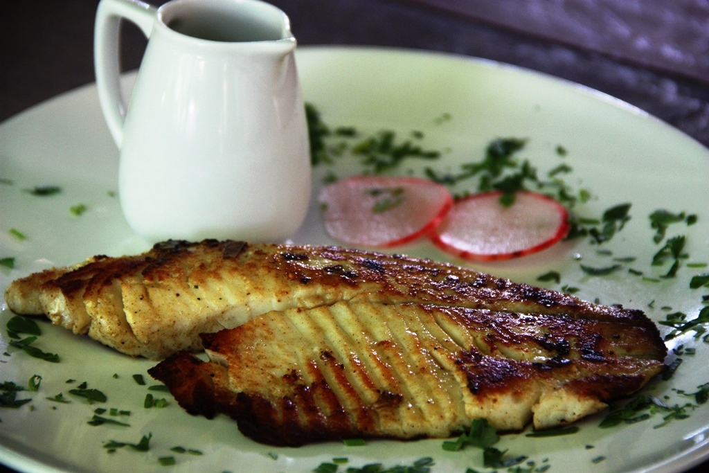 Filé de tilápia no cardápio do almoço executivo