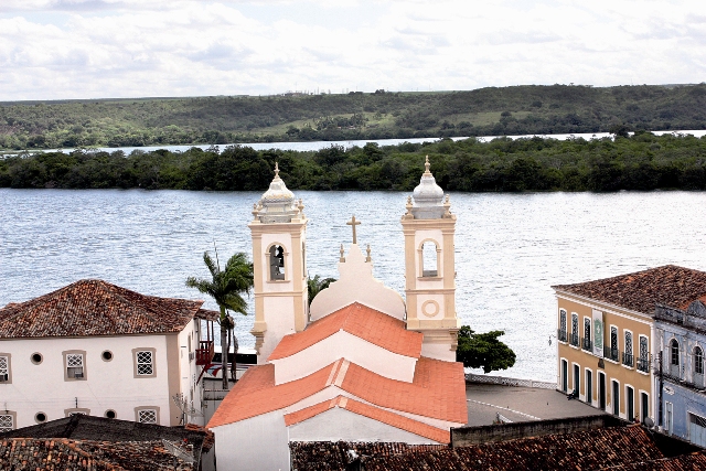 O Rio São Francisco e a igreja das Correntes, ícones de Penedo