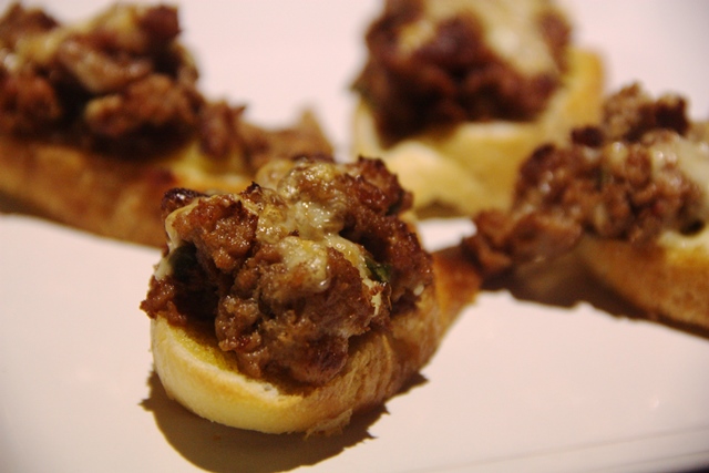 Para repetir: bruschetta com a linguiça