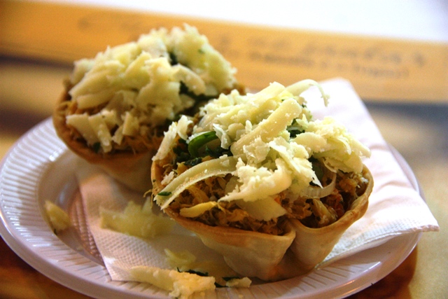 Siri Crocante Delicioso filé de siri, refogado com vinagrete especial e servido em casquinha comestível