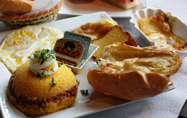 Café completo para duas pessoas