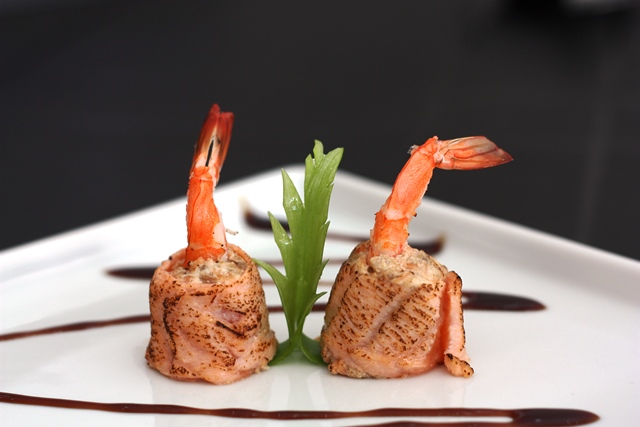 Gunkan: salmão com camarão é uma das gostosuras do