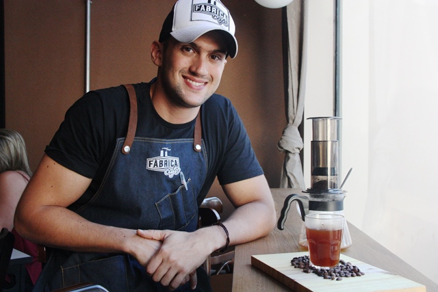 Francisco deixou a aviação pela paixão do café