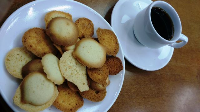 Café com tareco no Unicompras de Caruaru é cortesia. Boa opção de almoço