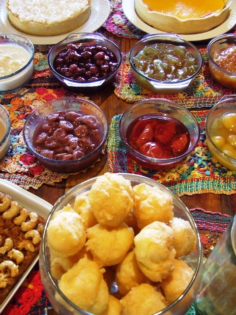 Detalhe da mesa de doces do saudoso Restaurante Irmãs Rocha