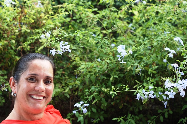 Sil no jardim de sua Panela Mineira em Riacho Doce