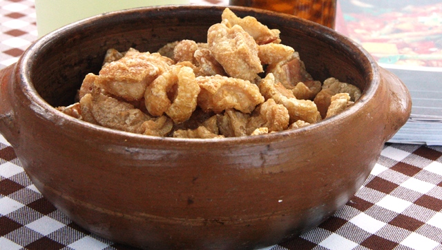 Em todo restaurante mineiro a porção de torresmo representa boas vindas