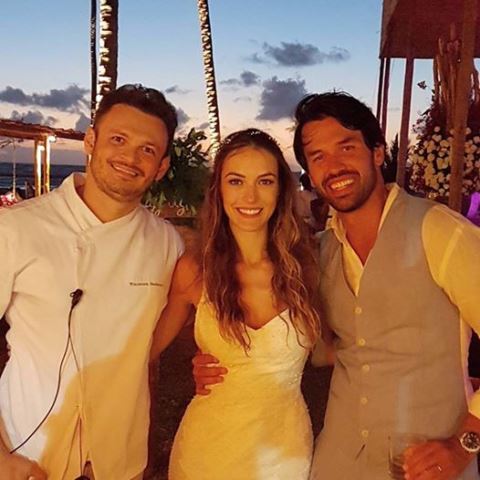 O buffet com comidinhas regionais levou assinatura do chef Wanderson Medeiros. Foto do facebook do chef com os noivos