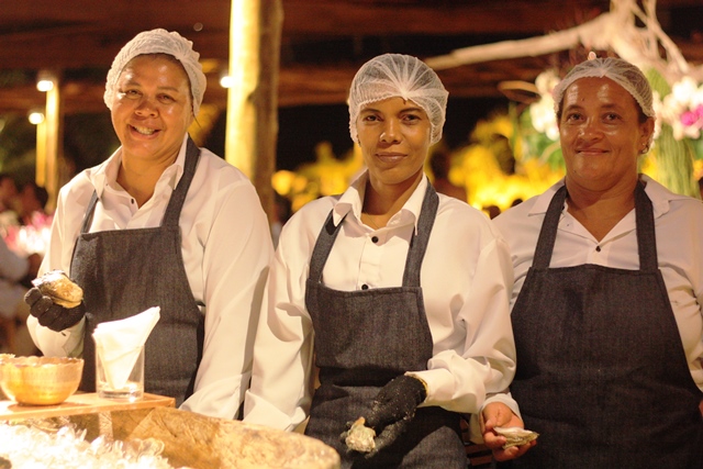 Nota mil: Maria José, Maria Jecina e Adenise. as meninas das ostras