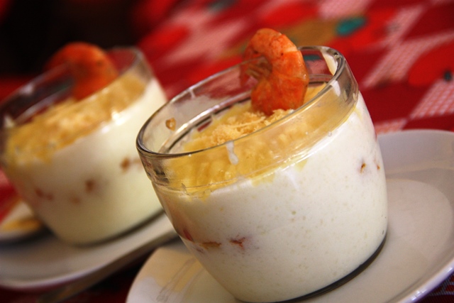 Escondidinho de camarão com creme de batata inglesa