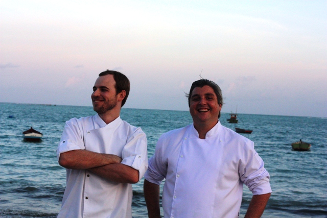 Os chefs Felipe e Serginho navegam em outros mares
