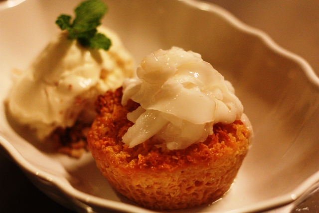 A famosa cocada da cozinheira Vilma ganhou uma camada de coco verde