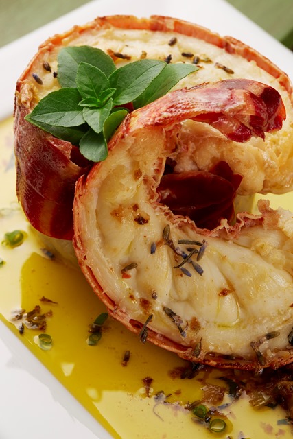 Praiagogi boutique - Tuyn Gastronomique - Lagosta ao Vadouvan(1)