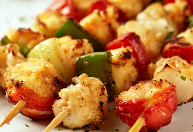 Os deliciosos brochetes de Lagostas do Restaurante O Burgalhau