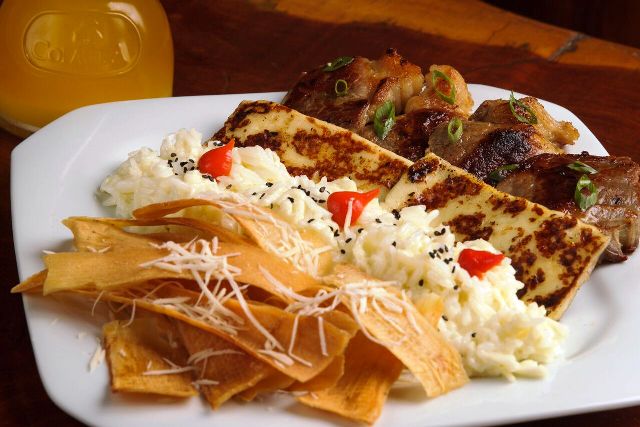 BODEGA DO SERTÃO Coisa Nossa - Carne do sol, risoto, queijo coalho assado e chips de macaxeira