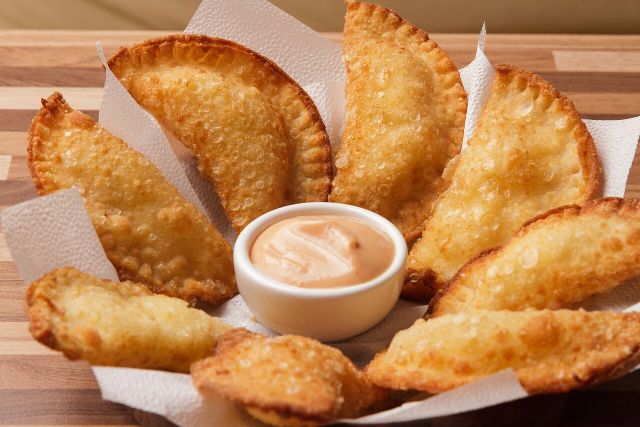 MASSAGUEIRINHA Pastelzinho de Filé de Siri - Pastel de massa crocante, recheado com filé de siri ou camarão