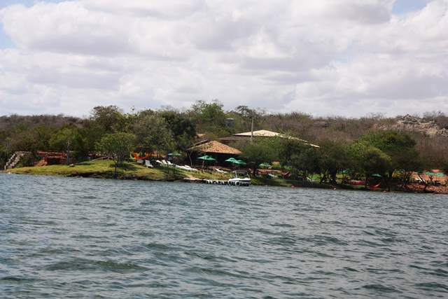 Restaurante Castanho no quintal do Velho Chico