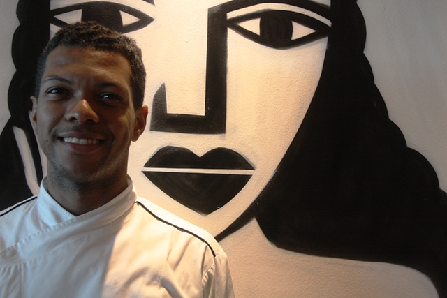 Chef Jonatas Moreira no comando do Castro