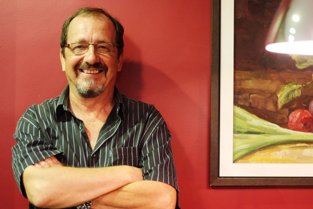 Patrick retorna para casa com uma proposta de “Wine Bar” (vinho bar), com 70 rótulos do novo e velho mundo e receitas clássicas da época do Gstaad.